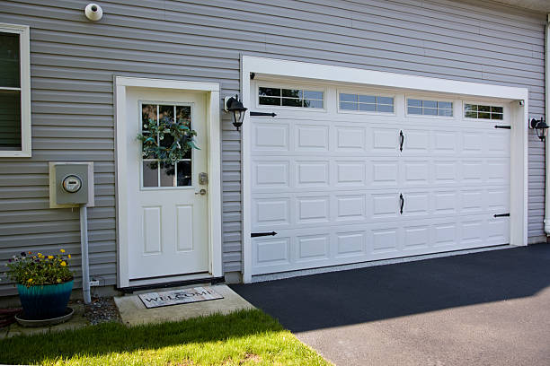 24/7 Emergency Garage Door Panel Replacement experts in Valley Hill, NC